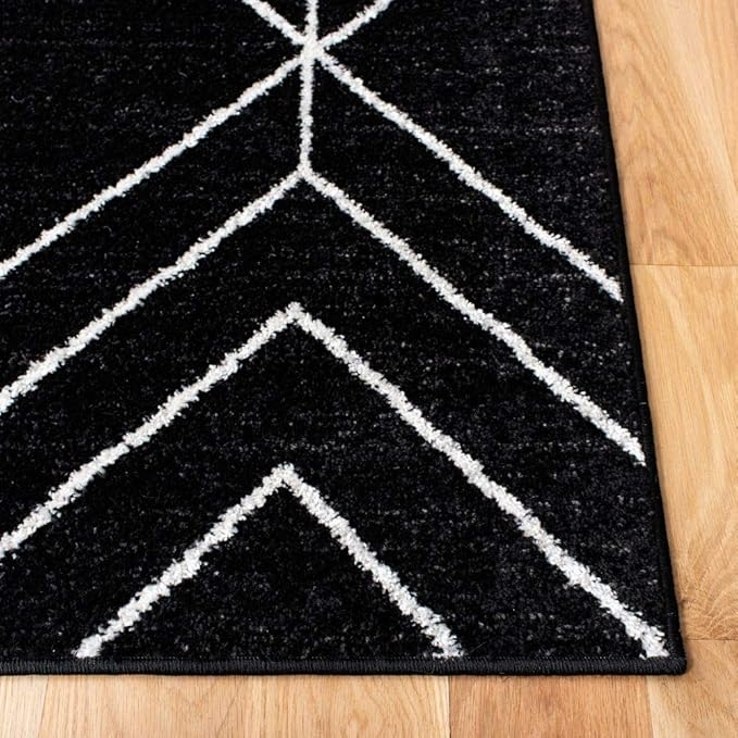 SAFAVIEH Adirondack Collection Runner Rug - 2'6" x 8', Black & Ivory, Modern Geometric Design, Non-Shedding & Easy Care, Ideal for High Traffic Areas in Living Room, Bedroom (ADR241Z)