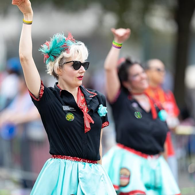 60 Pcs Mardi Gras Party Favors Includes 30 Mardi Gras Rubber Bracelets Silicone Wristbands and 30 Button Pins Badges for Carnival Birthday Party Supplies Decorations Goodie Bag Stuffers Fillers