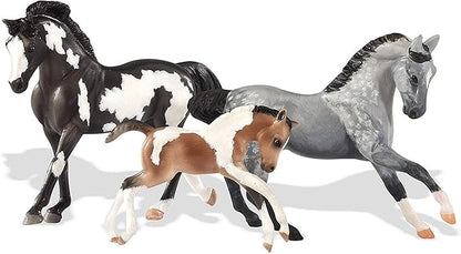 Breyer Horses Stablemates Horse Family Paint Set | 3 Horse Set | 1:32 Scale | Horse Toy | Model #4239, White