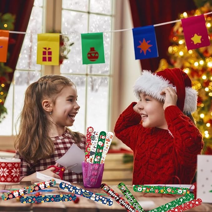 100Pcs Christmas Slap Bracelets, Christmas Party Favors Fidget Toys, Xmas Snap Wristbands for Kids Christmas Gifts, Goodies Stocking Stuffers, Classroom Prizes