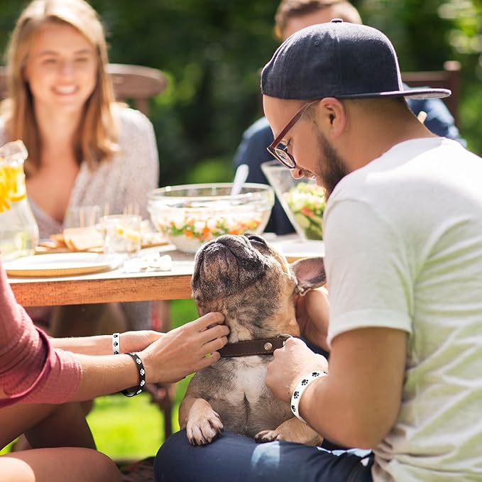 Funtery 100 Pcs Paw Print Rubber Bracelet Silicone Stretch Wristbands Dog Paw Silicone Bracelet Rubber Wristbands Dog Party Favors Birthday Party Supplies Decorations(Black, White)