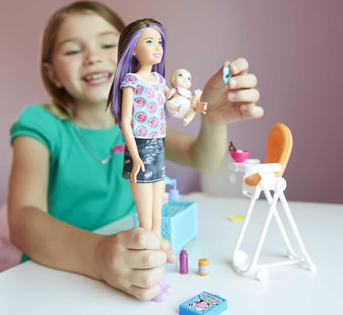 Barbie Skipper Babysitters Inc Dolls & Accessories, Set with Skipper Doll, Color-Change Baby Doll, High Chair & Crib Furniture
