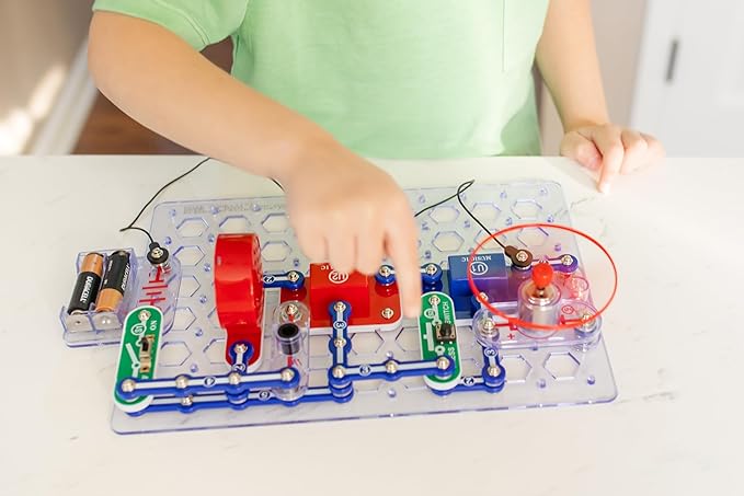 Snap Circuits Extreme SC-750 Electronics Exploration Kit - Over 750 Projects, Full Color Manual, 80+ Parts for STEM Education, Kids 8+