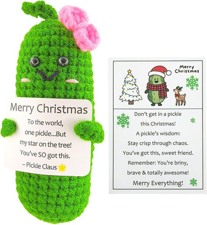 Handmade Crochet Merry Christmas Pickle Gift,Funny Festival Wishes Pickle Ornament with Encouragement Cards, Cute Knitted Crochet Dolls for Friends and Family