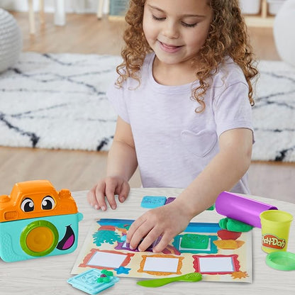 Play-Doh Photo Fun Starter Set, Kids Camera Toy for Pretend Play, Arts & Crafts for Girls & Boys 2+ with 7 Accessories & Playmat