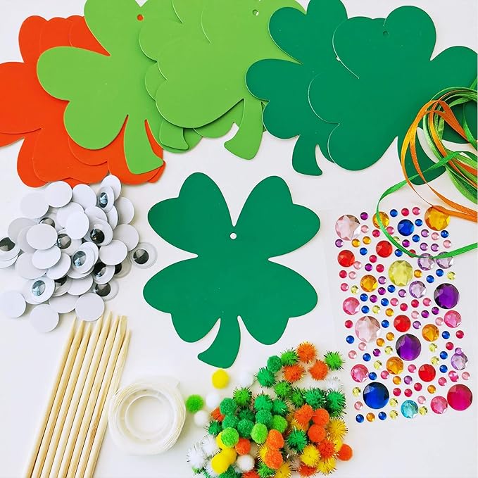36 Sets Magic Color Scratch Art Shamrock Ornaments Craft Kits St. Patrick's Day Decorations Lucky Shamrock Four-Leaf Clover Ornaments Pom-poms Googly Eyes for Kids Classroom Home Activity Art Project
