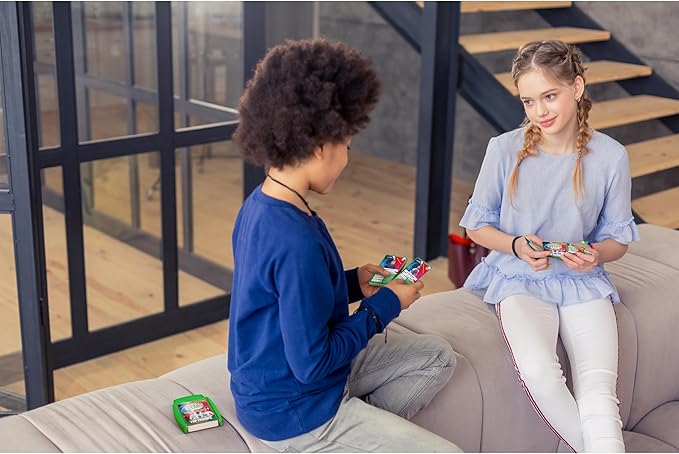 Top Trumps Card Game World Soccer Stars - Family Games for Kids and Adults - Learning Games - Kids Card Games for 2 Players and More - Kid War Games - Card Wars - for 6 Plus Kids