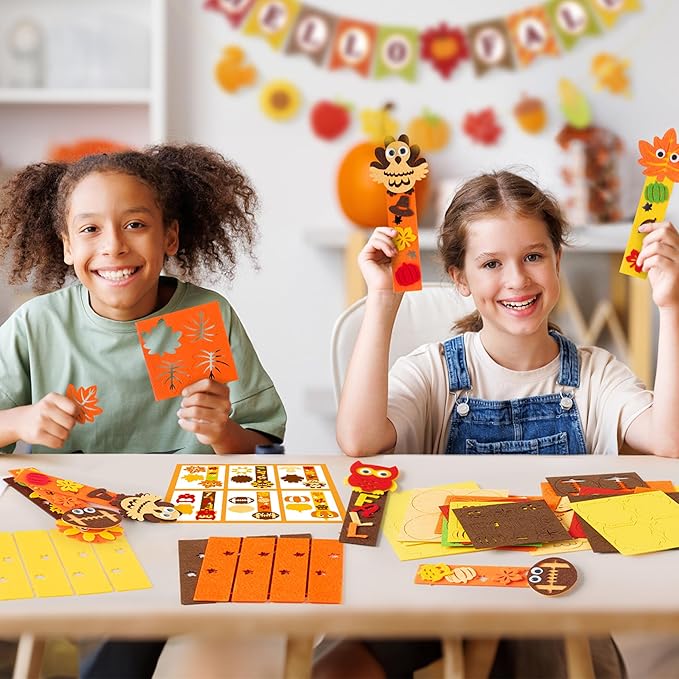 HubirdSall 24 Pack Fall Felt Bookmark Craft Kit, Make Your Own Thanksgiving Bookmarks with Football Turkey Pumpkin Owl Sunflower DIY Birthday Party Gift for Kids School Classroom Prize Art Activities
