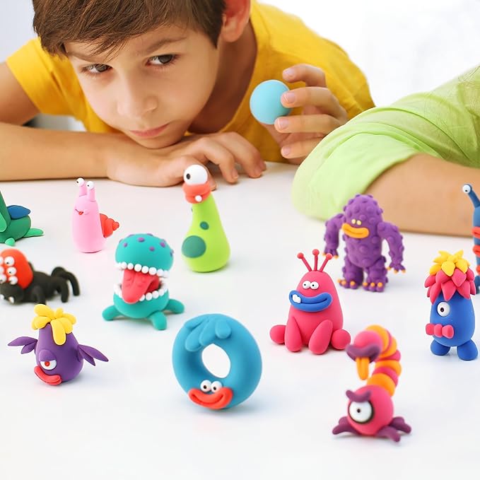 Fat Brain Toys Hey Clay Aliens, Air Dry Clay Kit with Interactive App for Kids & Tweens, Modeling Clay and Crafts Set