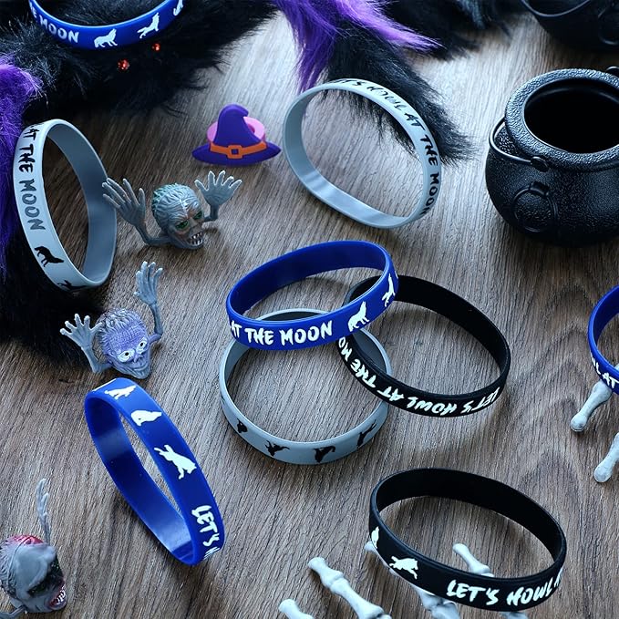 Junkin 30 Pieces Wolf Themed Party Rubber Bracelets,Silicone Wolf Animal Printed Baby Shower Wristbands Wolf Birthday Party Supplies for Boy Girl Animal Themed Parties (Let's Howl at The Moon)