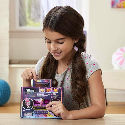 Hasbro Trolls DreamWorks Tiny Dancers Friend Pack with 2 Tiny Dancers Figures,2 Bracelets,and 10 Charms,Toy Inspired by The Movie World Tour