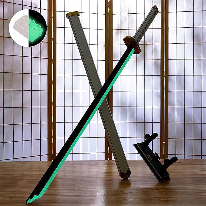 HI-REEKE Cosplay Anime Swords Building Blocks Kit 1 Piece Roronoa Zoro Sauron Wado Ichimonji Yamato Sword Model Samurai Katana Toys for Adult -806PCS Luminous
