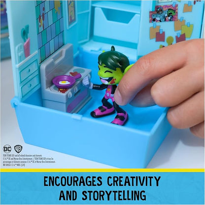 Spin Master Teen Titans Go! Kitchen Chaos Dis-Play Set with Beast Boy and Cyborg Figures and Accessories, Playset Kids Toys for Boys and Girls 4 and Up