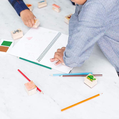 Melissa & Doug Deluxe Wooden Stamp Set: Animals - 30 Stamps, 6 Markers, 2 Stamp Pads Kids Art Projects, Wooden Stamps With Washable Ink, For Kids Ages 4+