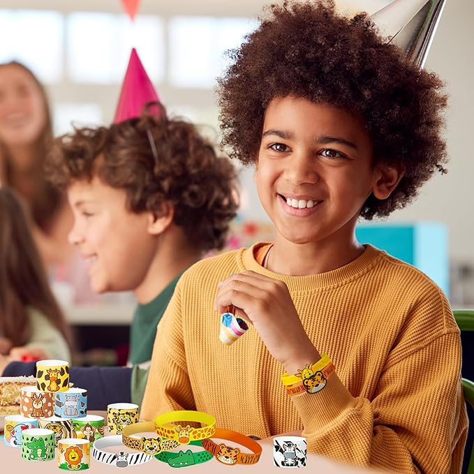 Jungle Safari Party Favors 30 Pcs Wild Animals Slap Bracelets and Rubber Wristband for Kids Birthday Gifts, Wild Theme Party favors for Kids Birthday Party Jungle Safari Party Supplies