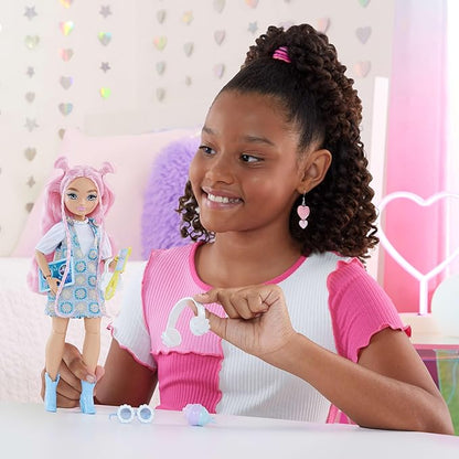 Barbie Dream Besties Doll and Accessories, Daisy Jean Posable Fashion Doll with Removable Fashions & Wavy Pink Hair, 9 DJ & Music Themed Pieces