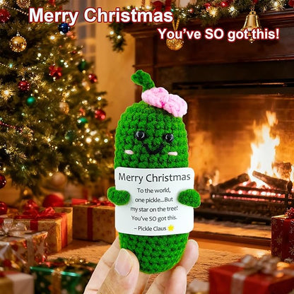 Handmade Crochet Merry Christmas Pickle Gift,Funny Festival Wishes Pickle Ornament with Encouragement Cards, Cute Knitted Crochet Dolls for Friends and Family