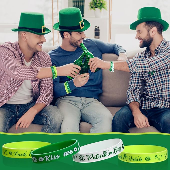 St. Patrick's Day Silicone Bracelet Green Shamrock Rubber Wristbands Bracelets Lucky Clover Silicone Bracelets for Irish Party Favor Supplies Decorations Gifts for Adult