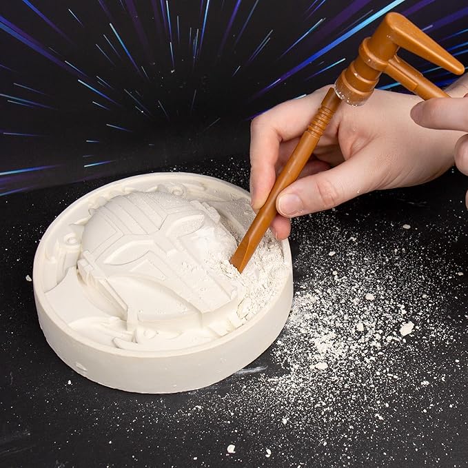 STAR WARS The Armorer Gemstone Dig, Reveal 8 Real Gemstones Inside The Armorer's Helmet, Including Amethyst, Quartz, Red Agate, Toys, Science Kits for Kids Age 8-12, Excavation Toys