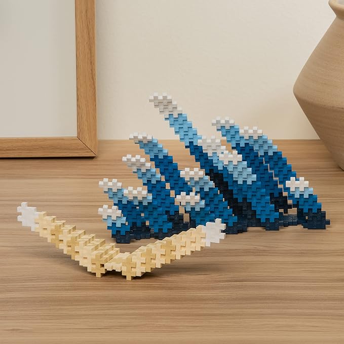 PLUS PLUS Inspired Art History Building Set, 3D Painting Kit & Craft Supplies for Kids, 350 Mini Interlocking Open Ended Pieces - Hokusai, The Great Wave