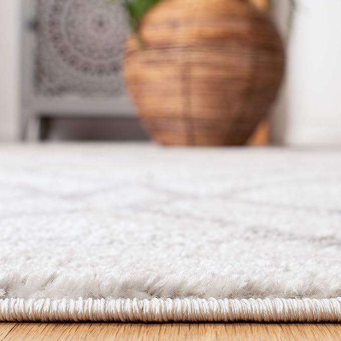 SAFAVIEH Adirondack Collection Runner Rug - 2'6" x 8', Ivory & Grey, Modern Moroccan Design, Non-Shedding & Easy Care, Ideal for High Traffic Areas in Living Room, Bedroom (ADR162A)