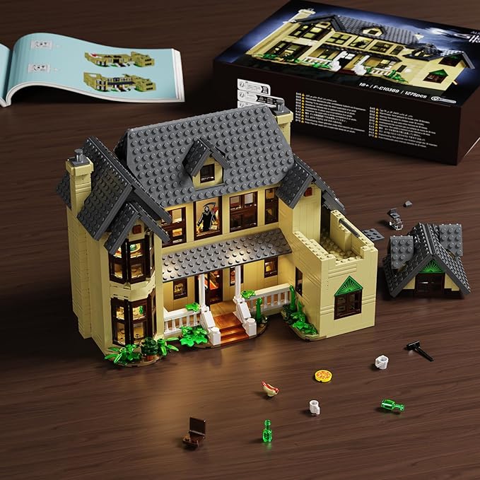 Horror House Building Block Set, Scary Movie Haunted House Model Compatible with Lego Horror House Building Toy, Halloween Decoration Gift for Man, Woman or Horror Film Fans 18+(1275Pcs)