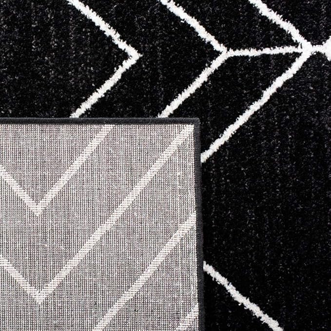 SAFAVIEH Adirondack Collection Runner Rug - 2'6" x 8', Black & Ivory, Modern Geometric Design, Non-Shedding & Easy Care, Ideal for High Traffic Areas in Living Room, Bedroom (ADR241Z)