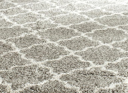 SAFAVIEH Hudson Shag Collection Accent Rug - 2' x 3', Grey & Ivory, Trellis Design, Non-Shedding & Easy Care, 2-inch Thick Ideal for High Traffic Areas in Entryway, Living Room, Bedroom (SGH282B)