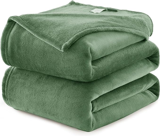 CozyLux Fleece Blanket Throw XL Forest Green - 300GSM Soft Lightweight Microfiber Flannel Blankets for Travel Camping Chair and Sofa, Fuzzy Blanket for Kids, Cozy Luxury Plush Bed Blankets, Green