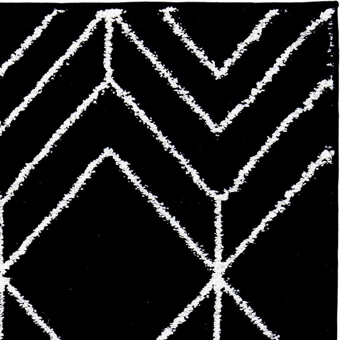 SAFAVIEH Adirondack Collection Accent Rug - 3' x 5', Black & Ivory, Modern Geometric Design, Non-Shedding & Easy Care, Ideal for High Traffic Areas in Entryway, Living Room, Bedroom (ADR241Z)