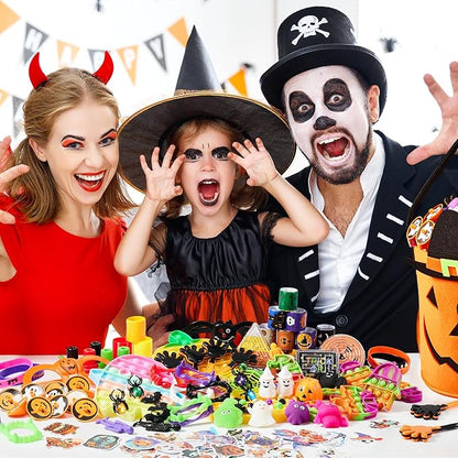 Halloween Party Favors 200Pcs Party Favor Toys in Bulk Goodie Bags Stuffers Return Gifts for Kids Birthday Party Favor Halloween Trick or Treat Classroom Party Supplies