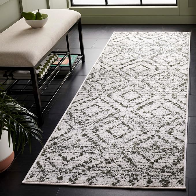 SAFAVIEH Adirondack Collection Runner Rug - 2'6" x 8', Ivory & Green, Geometric Design, Ideal for High Traffic Areas in Entryway, Kitchen & Bathroom (ADR131W-28)