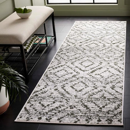 SAFAVIEH Adirondack Collection Runner Rug - 2'6" x 8', Ivory & Green, Geometric Design, Ideal for High Traffic Areas in Entryway, Kitchen & Bathroom (ADR131W-28)
