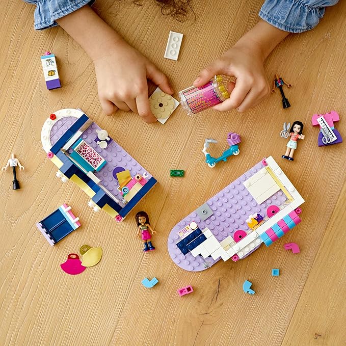 LEGO Friends Emma’s Fashion Shop 41427, Includes Friends Emma and Andrea Buildable Mini-Doll Figures and a Range of Fashion Accessories to Inspire Hours of Creative Fun (343 Pieces)