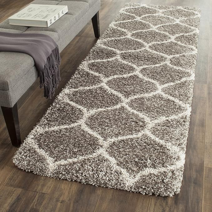 SAFAVIEH Hudson Shag Collection Accent Rug - 2' x 3', Navy & Ivory, Trellis Design, Non-Shedding & Easy Care, 2-inch Thick Ideal for High Traffic Areas in Entryway, Living Room, Bedroom (SGH280C)
