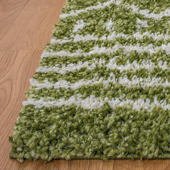 SAFAVIEH Arizona Shag Collection Runner Rug - 2'3" x 8', Green & Ivory, Moroccan Design, Non-Shedding & Easy Care, 1.6-inch Thick Ideal for High Traffic Areas in Living Room, Bedroom (ASG741X)