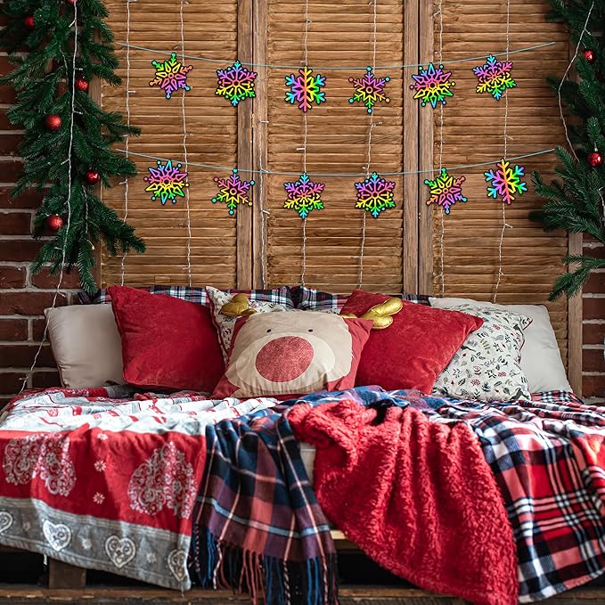 CY2SIDE 60PCS Snowflake Color Scratch Cards Gift Set for Kids DIY Winter Snowflake Hanging Scratch Cards for Kids Snowflake Magic Art Rainbow Color Craft Kit for Winter Christmas Party Favors