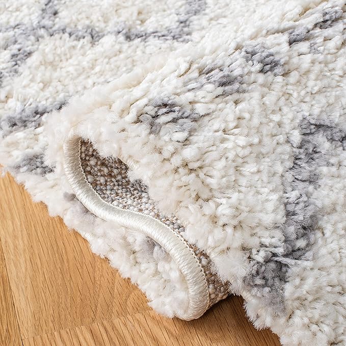 SAFAVIEH Arizona Shag Collection Runner Rug - 2'3" x 6', Ivory & Grey, Moroccan Design, Non-Shedding & Easy Care, 1.6-inch Thick Ideal for High Traffic Areas in Living Room, Bedroom (ASG741F)