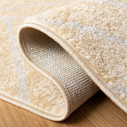 SAFAVIEH Adirondack Collection Runner Rug - 2'6" x 8', Gold & Light Grey, Modern Geometric Design, Non-Shedding & Easy Care, Ideal for High Traffic Areas in Living Room, Bedroom (ADR241D)