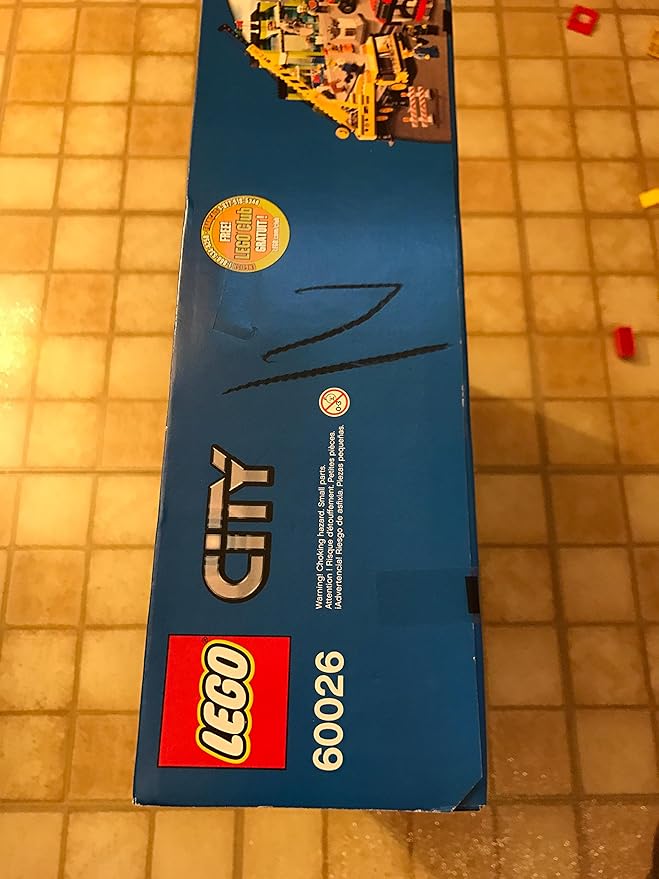 LEGO City Set #60026 Town Square