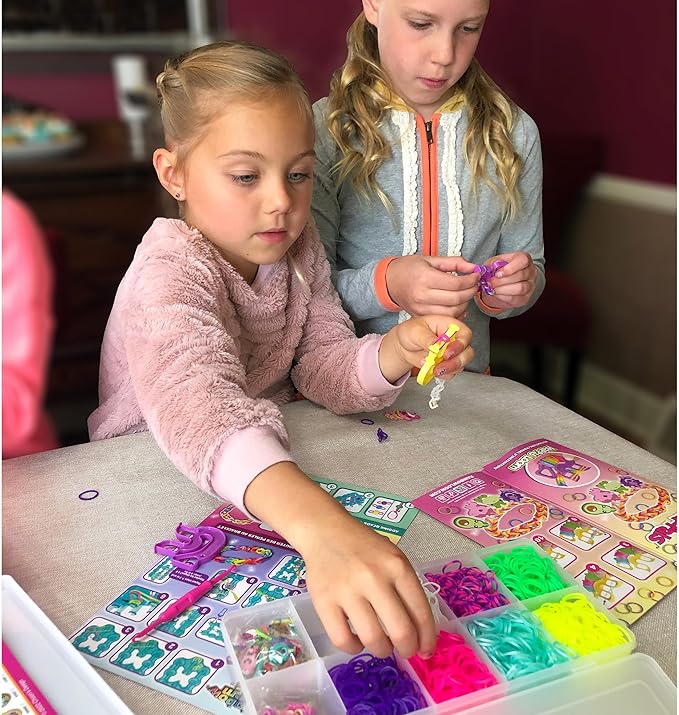 Rainbow Loom® Loomi-Pals™ Mini Combo Set, Features 60 Cute Assorted Loomi-Pals Charms,1 Happy Loom, 2100 Colorful Bands All in a Carrying Case for Boys and Girls 7+