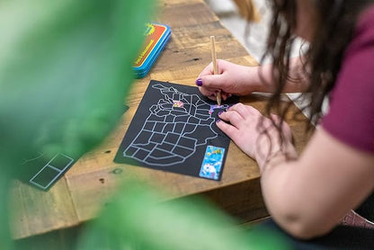 Bendon TS Shure Educational Scratch-A-Doodle United States USA Geography Learning Tin with 5 Scratchboards and Wooden Stylus 51474