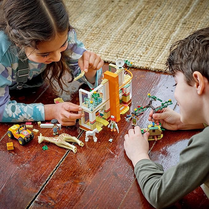 LEGO Friends Mia's Wildlife Rescue Toy 41717 with Zebra and Giraffe Safari Animal Figures Plus 3 Mini Dolls, Birthday Gift Idea for Kids, Girls & Boys Age 7 Plus Years Old