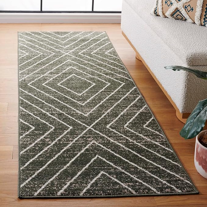 SAFAVIEH Adirondack Collection Runner Rug - 2'6" x 8', Green & Ivory, Geometric Design, Ideal for High Traffic Areas in Entryway, Kitchen & Bathroom (ADR251X-28)