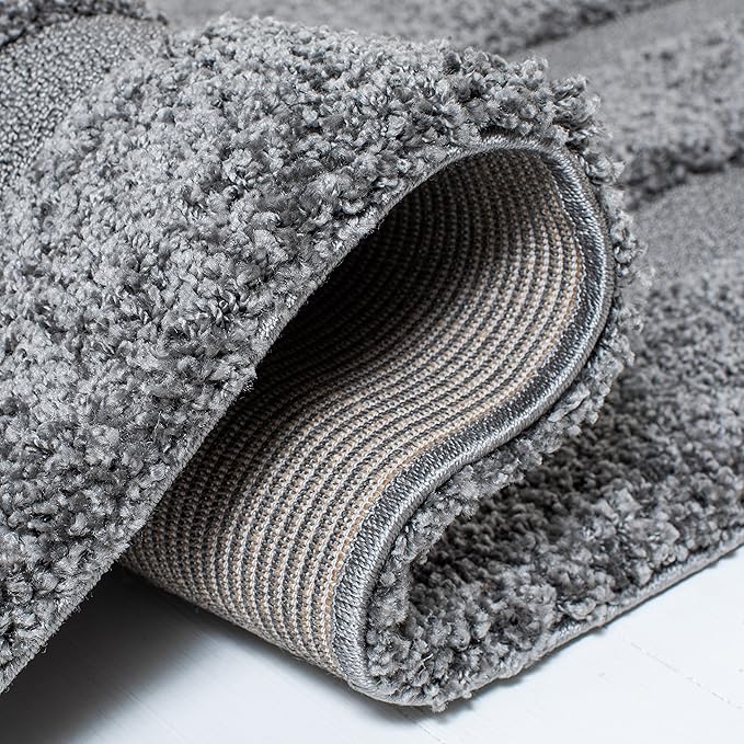 SAFAVIEH Florida Shag Collection Area Rug - 5'3" x 7'6", Grey & Grey, Border Design, Non-Shedding & Easy Care, 1.2-inch Thick Ideal for High Traffic Areas in Living Room, Bedroom (SG454-8080)