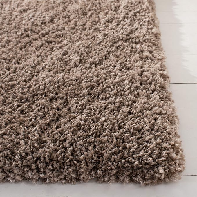 SAFAVIEH Royal Shag Collection Runner Rug - 2'2" x 8', Brown, Non-Shedding & Easy Care, 2-inch Thick Ideal for High Traffic Areas in Living Room, Bedroom (RYG115T)