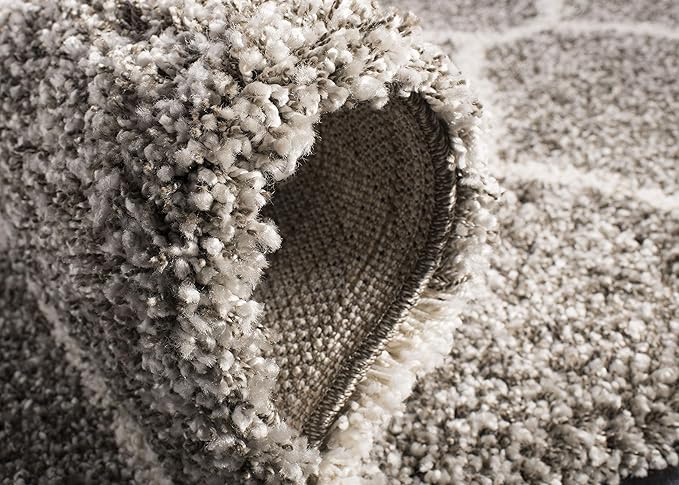 SAFAVIEH Hudson Shag Collection 7' Square Grey/Ivory SGH280B Moroccan Ogee Trellis Non-Shedding Living Room Bedroom Dining Room Entryway Plush 2-inch Thick Area Rug