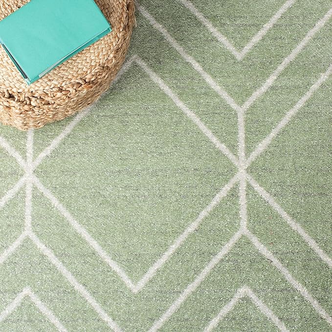 SAFAVIEH Adirondack Collection Runner Rug - 2'6" x 10', Sage & Ivory, Modern Geometric Design, Non-Shedding & Easy Care, Ideal for High Traffic Areas in Living Room, Bedroom (ADR241Y)