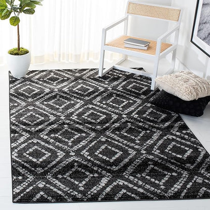SAFAVIEH Adirondack Collection Accent Rug - 4' x 6', Black & Ivory, Modern Distressed Design, Non-Shedding & Easy Care, Ideal for High Traffic Areas in Entryway, Living Room, Bedroom (ADR131A)