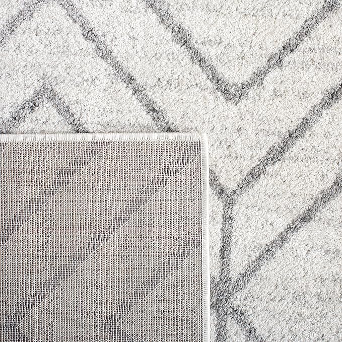 SAFAVIEH Adirondack Collection Runner Rug - 2'6" x 6', Light Grey & Dark Grey, Modern Geometric Design, Non-Shedding & Easy Care, Ideal for High Traffic Areas in Living Room, Bedroom (ADR241G)